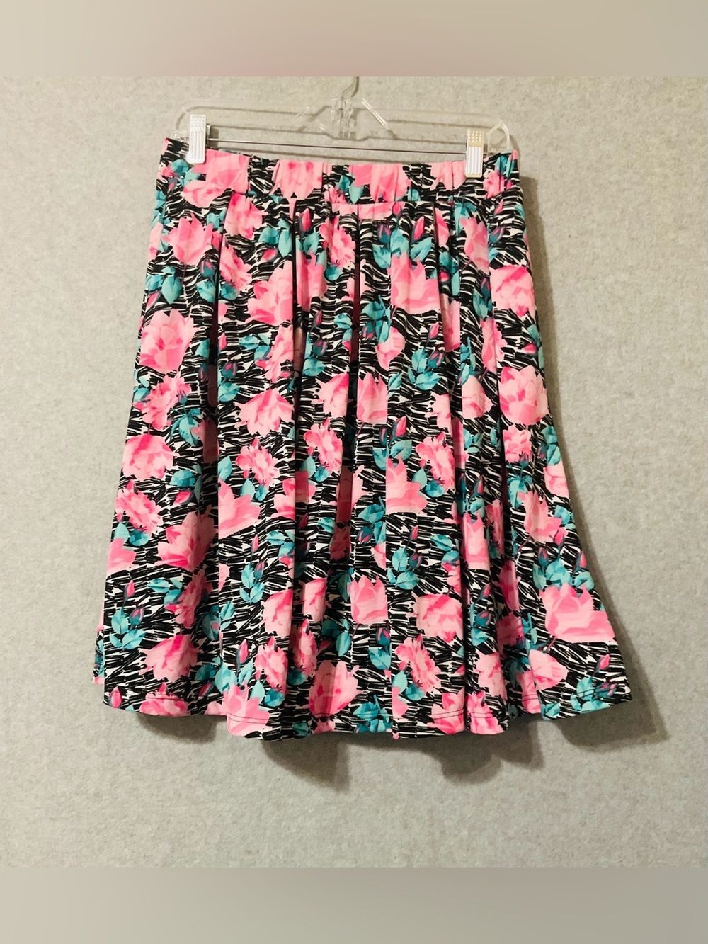 LuLaRoe Floral Circle Skirt in Pink & Teal Sz L
